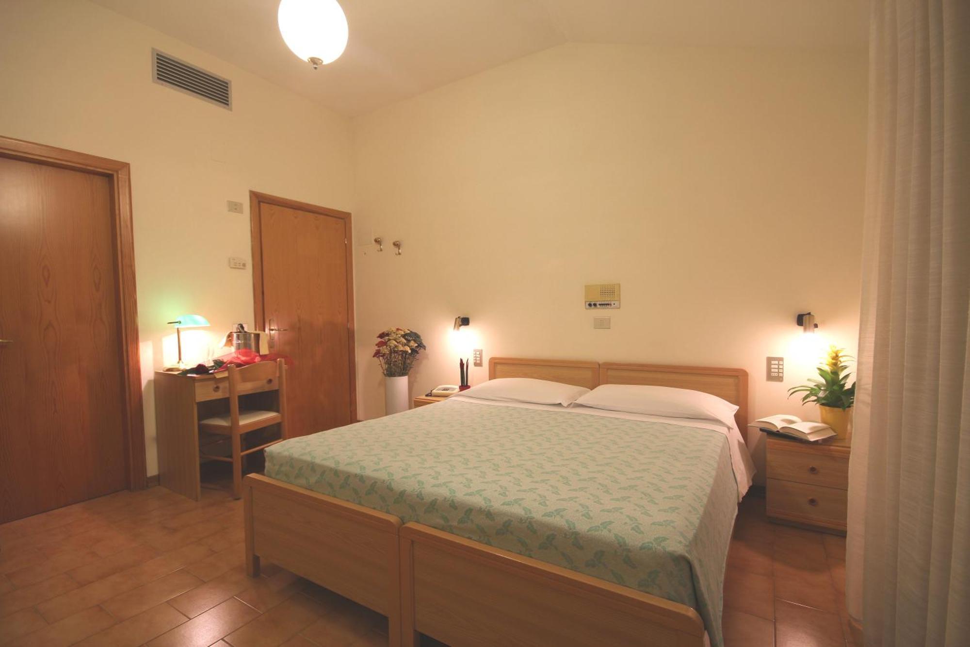 Hotel Villa Luca Chianciano Terme Kamer foto