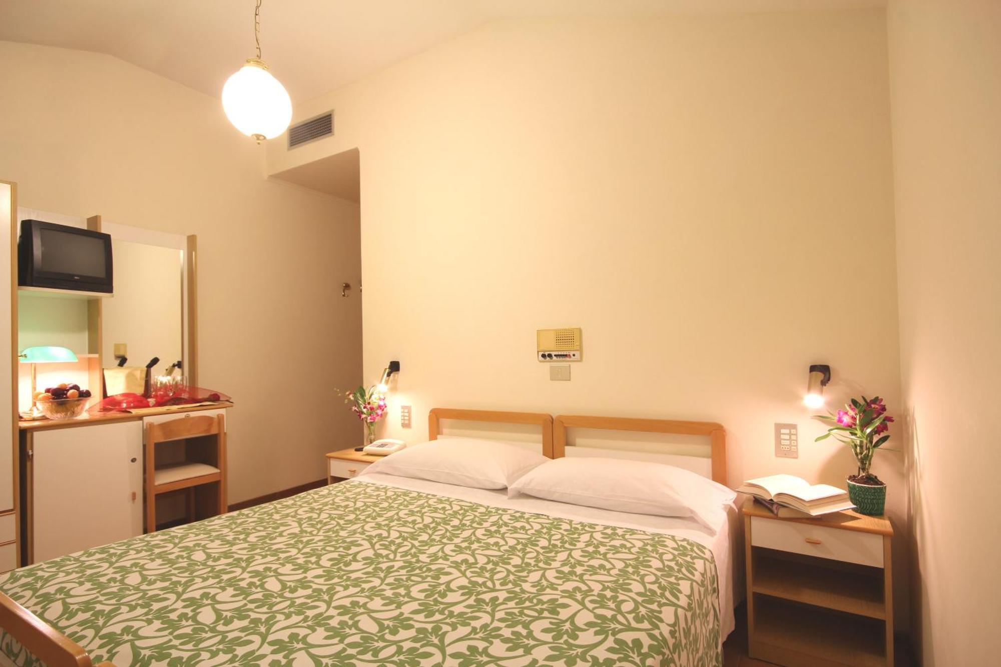 Hotel Villa Luca Chianciano Terme Kamer foto